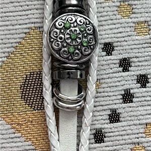 Faux lthr Braided Bracelet with Silver Accents!  Snap closure for larger wrist